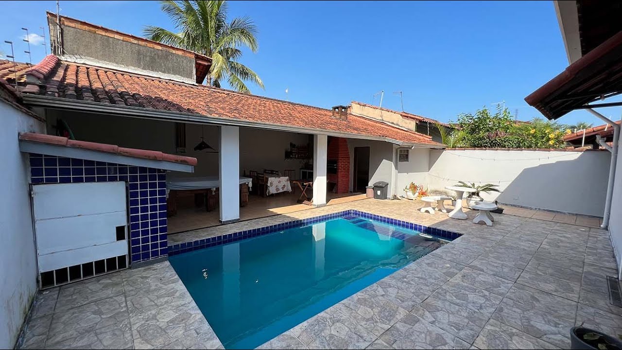 VENDIDO - R$ 330 MIL | Excelente Casa na Praia de Itanhaém com Mobília e Piscina.