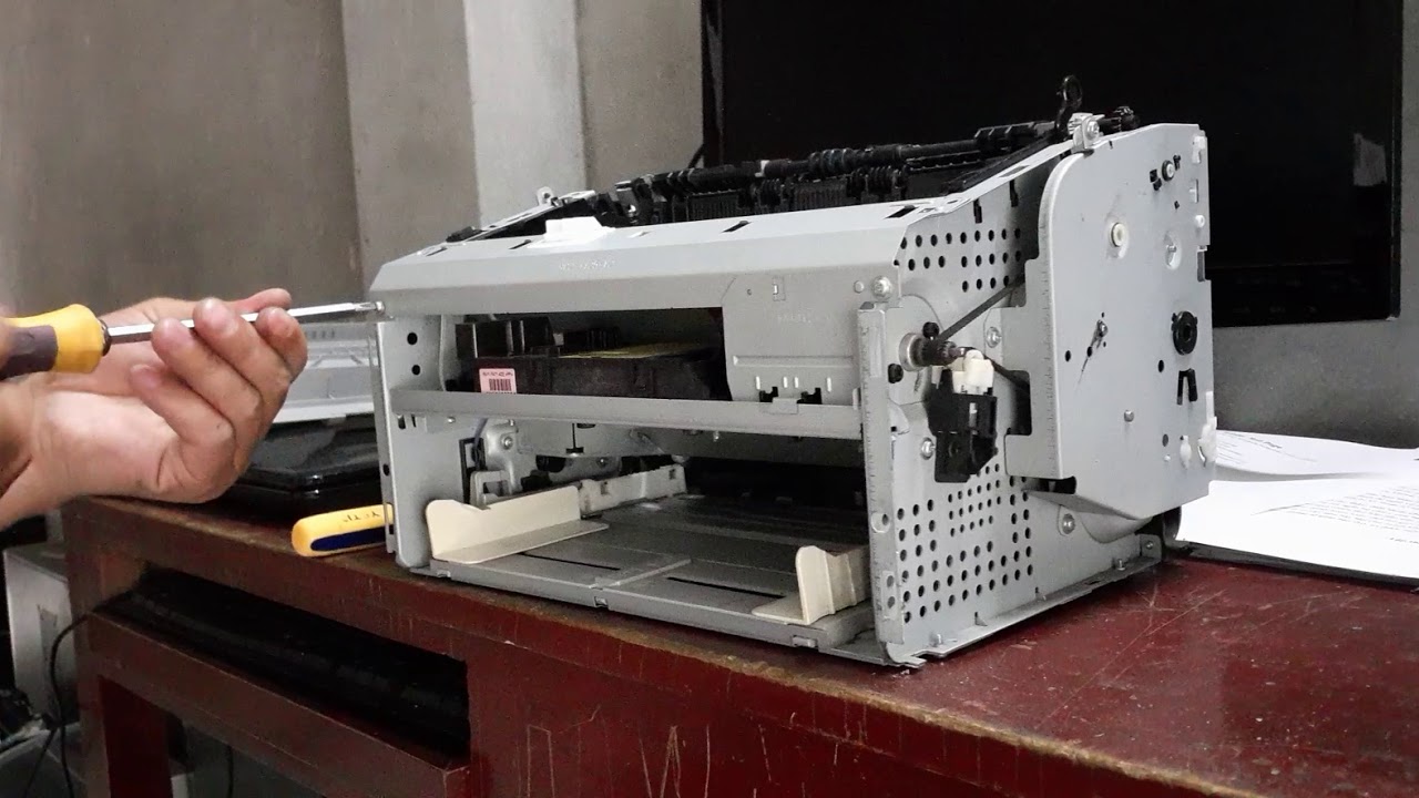 Remove and correct the hp laser jet 1102 printer error