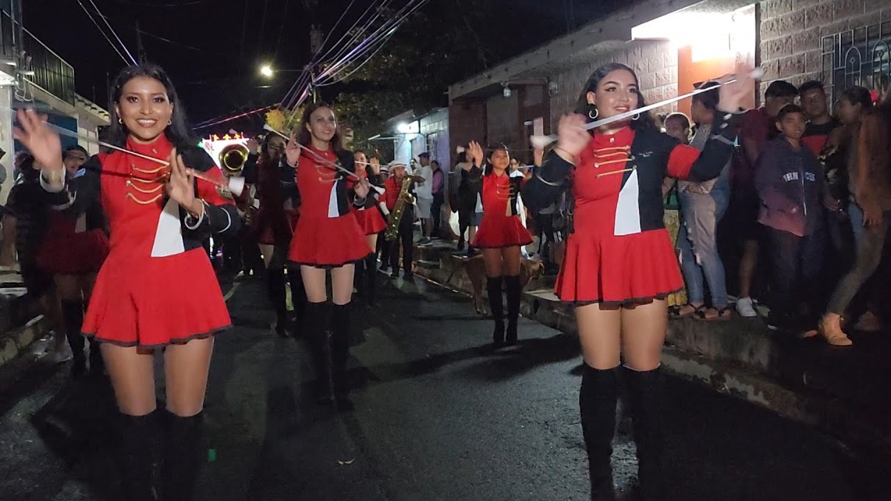 Espectacular Presentación de JIBOA LATÍN BAND en Desfile Nocturno en San Lorenzo 2023