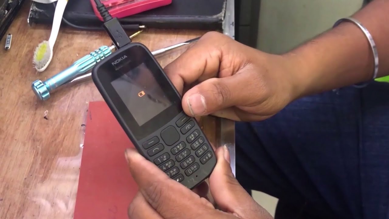 Nokia 105 не заряжается :: решение