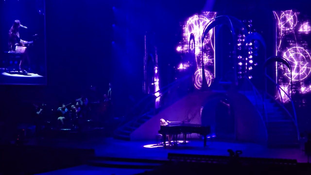 Laufey - Promise live in the Ziggo Dome