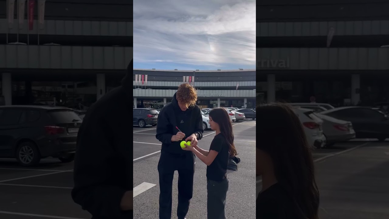 Jannik Sinner arrives in Austria for the ATP 500 in Vienna 🦊🇦🇹