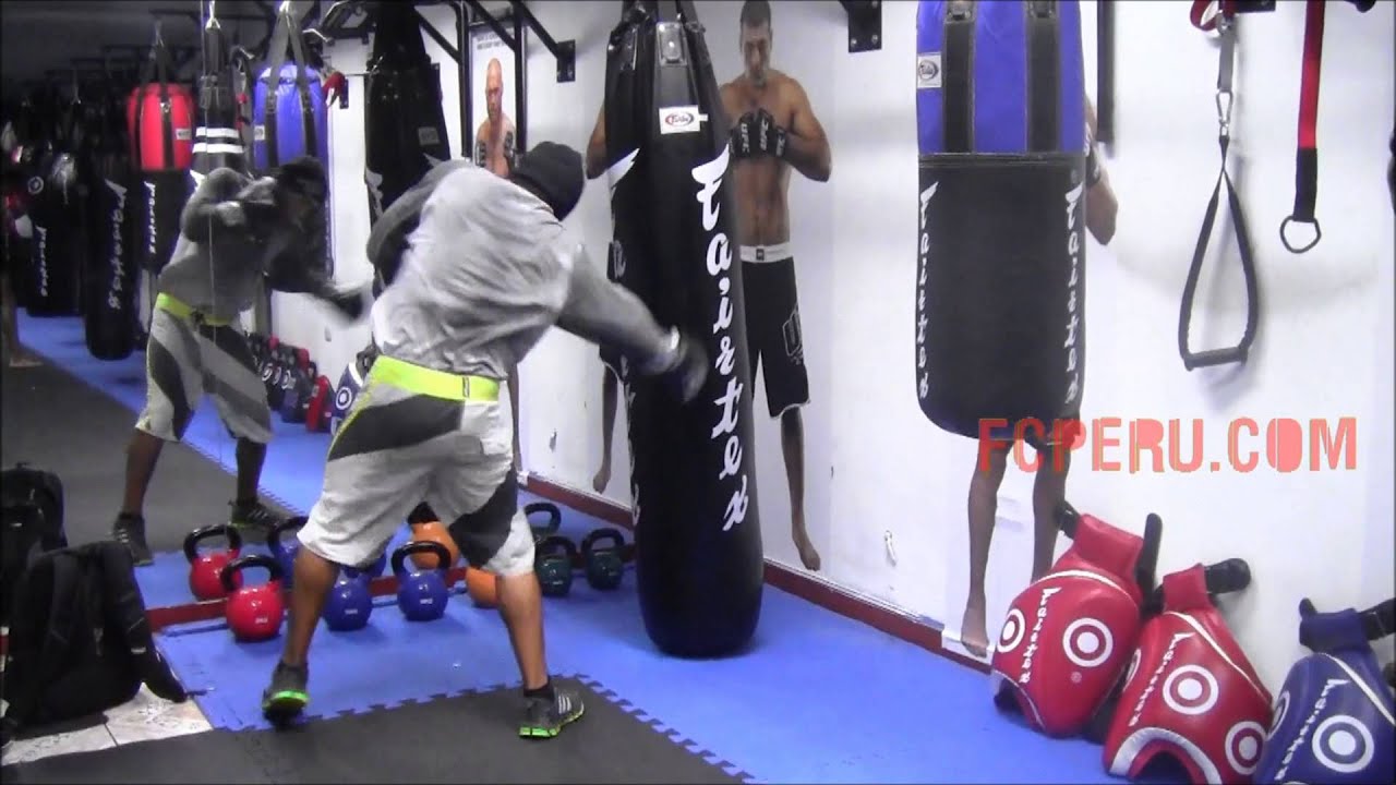 🥊 Combinaciones de boxeo en el saco banano de FAIRTEX