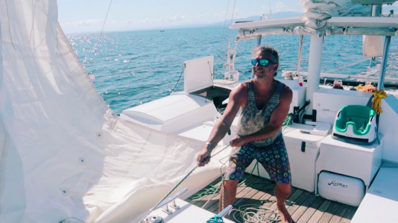 Путешествие под парусом по Рио-Дульсе в Гватемале с новым совладельцем! — Эпизод 105: Парусная ях...