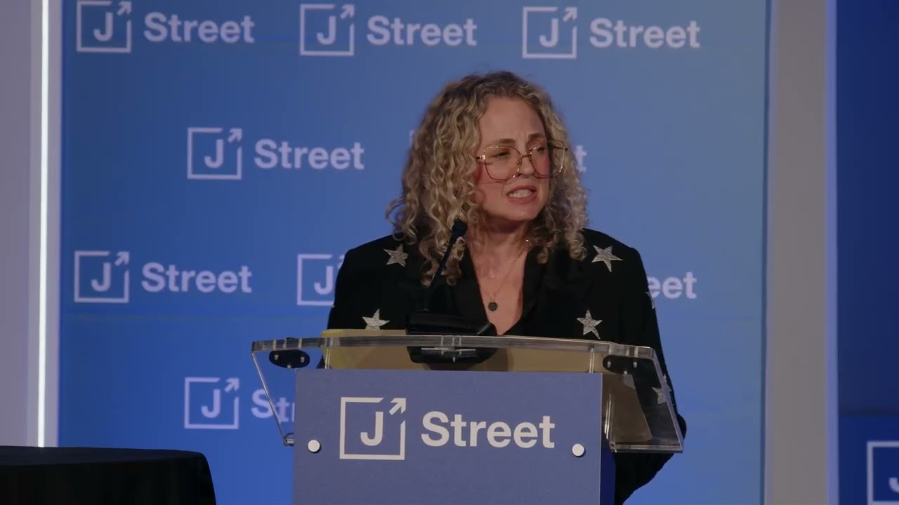 Раввин Эстер Ледерман на Национальном съезде организации J Street в 2026 году.