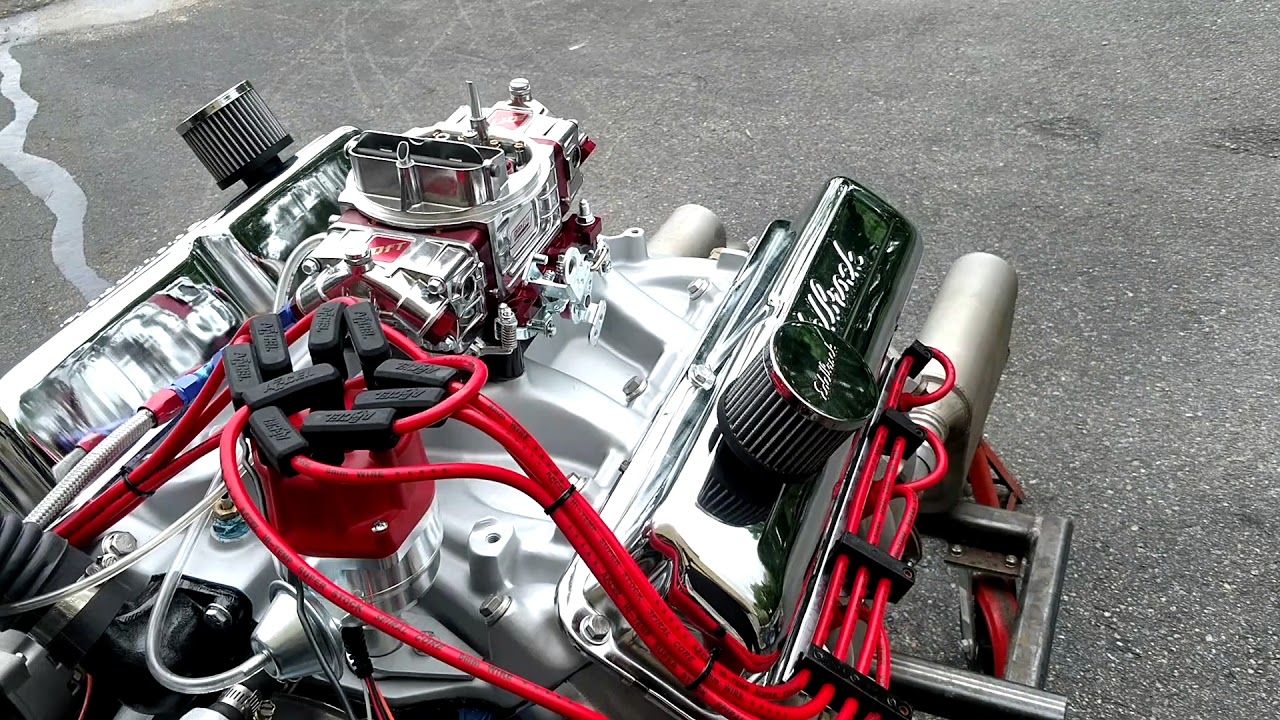 Big block Ford FE with mufflers
