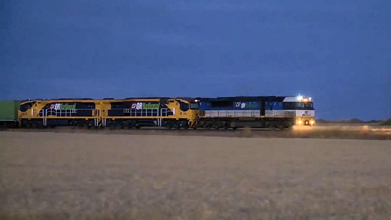 Dawn To Dusk At Geringhap Loop 15/12/2009 - PoathTV Australian Trains & Railways
