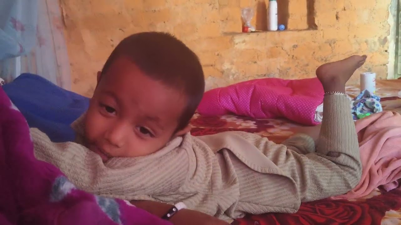 Masti kar Rahi hai gungun#cutebaby 😄♥️😘😊