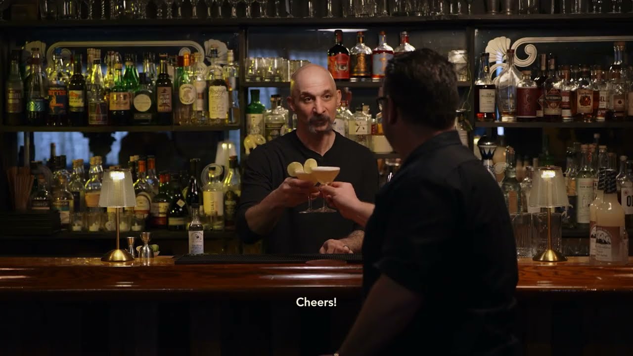Make a Gin Sour Using Fee Brothers Fee Foam™