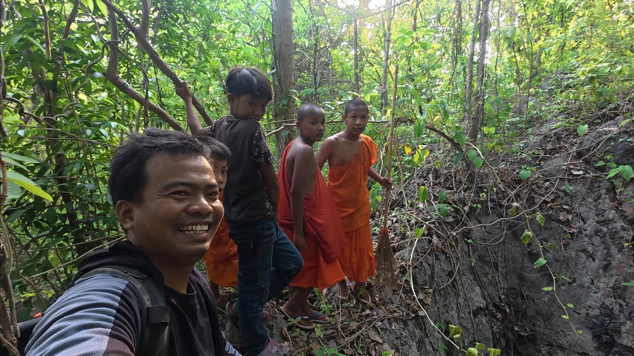 មកឡើងភ្នំក្រពើស្រុកកំពង់ត្រាចពិតជាប្លែកណាស់