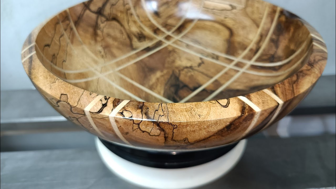 Spalted walnut bowl with inlays - Woodturning