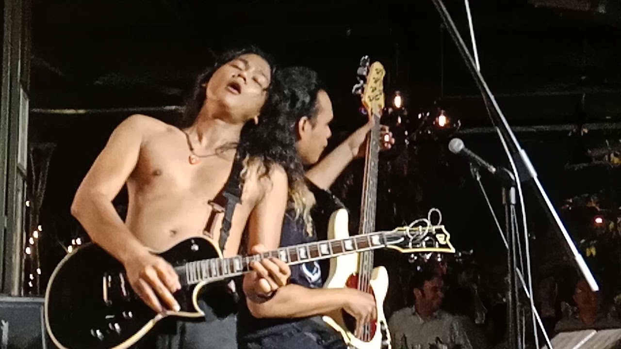 Sweet Child O' Mine... Muzza's Mayhem and Friends (Bob Sentuhan..Hafis Drummer)