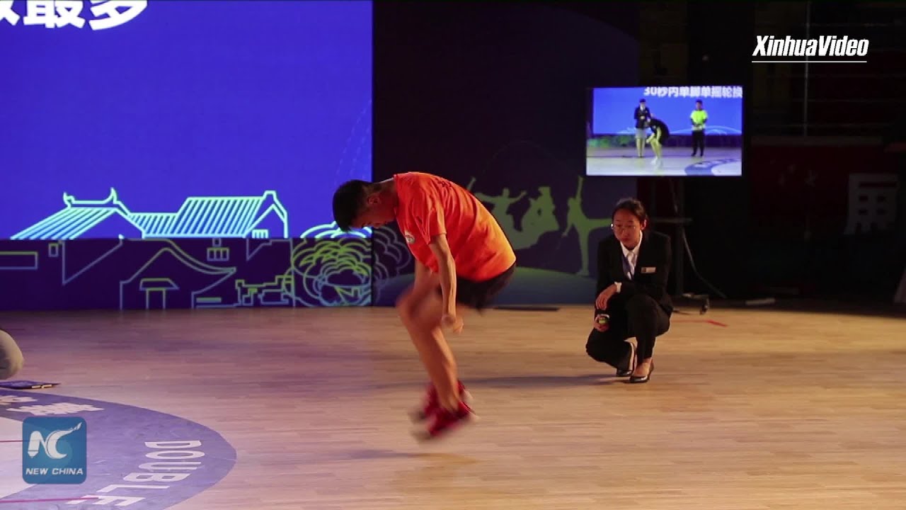 Chinese teenager breaks own record in jump rope contest