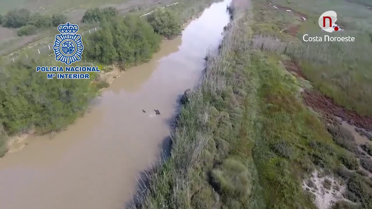 Noticias, Un dron de la Policía Nacional localiza una narcolancha cuando navegaba el Guadalquivir