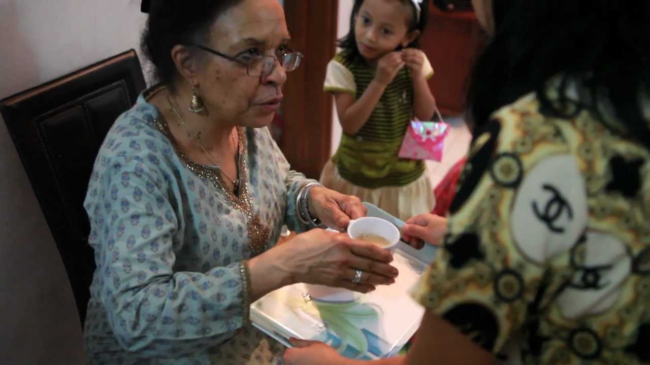 Serving Tea in India