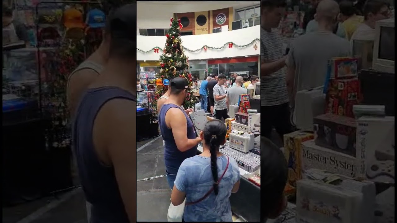FEIRA RETR&Ocirc; EM S&Atilde;O PAULO COM DIVERSOS GAMES ANTIGOS