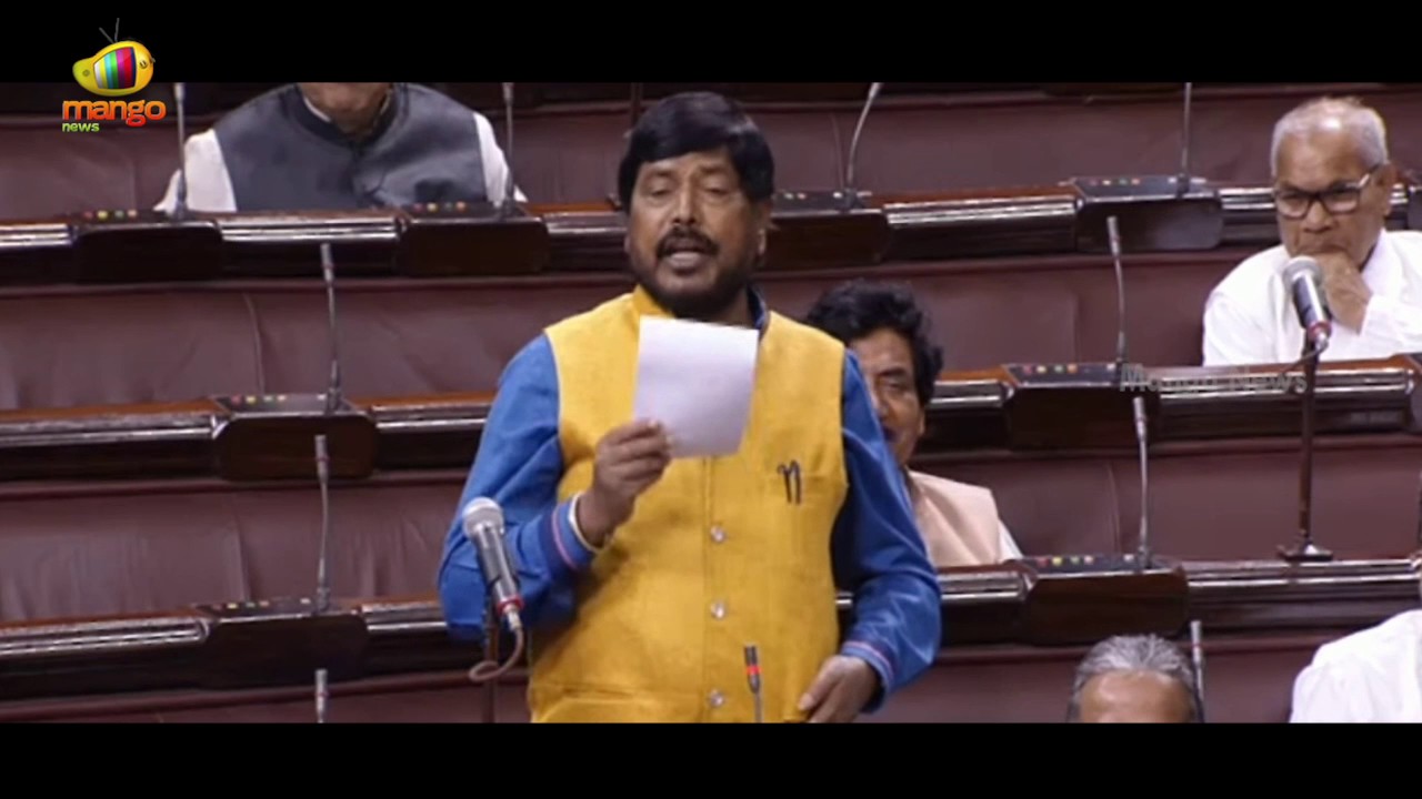 Maharashtra MP&thinsp;Ramdas Athawale Recites A Poem Dedicated To Crimes Against Dalits | Mango News