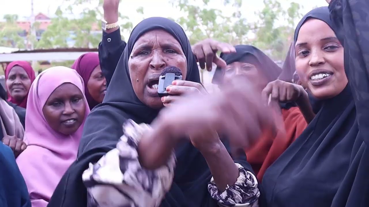 Mama Halima Ibraahim Iyo Mama Hajira Waxay Ku kacsanyihiin Xildhibaan Xusen Weytan Iyo Cumar Sala...