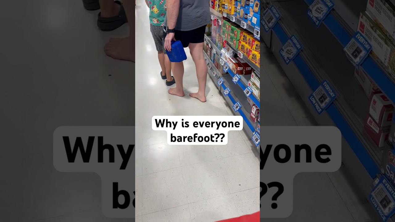 Supermarkets? Cafes? Airports? 🦶🏼 #NewZealand #Shorts #Barefoot