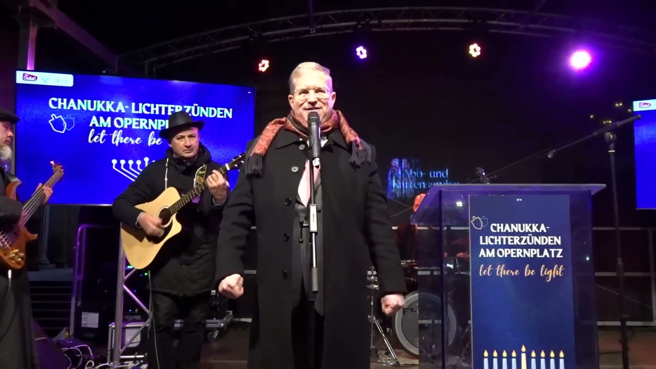 הרקדה במחרוזת שירים ישראליים  Dance session set to a medley of Israeli songs