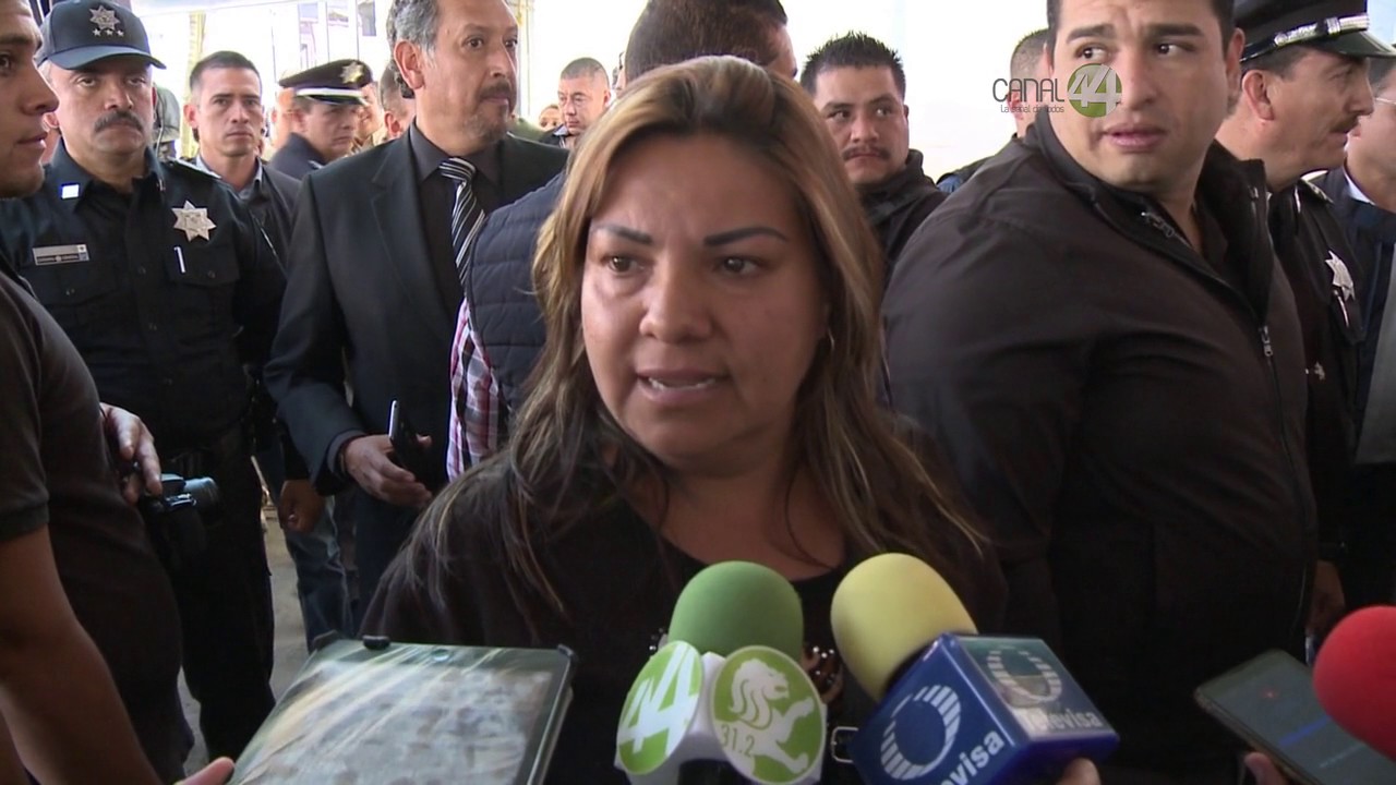 Rinden homenaje de cuerpo presente a policía de Tonalá