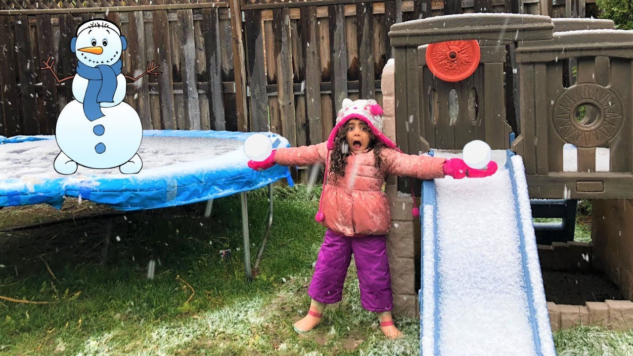 Sally Play in the snow with Mommy at the Playground!! Kids fun video