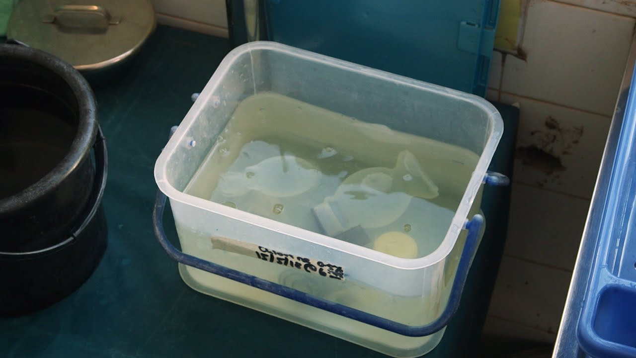 Cleaning Resuscitation Equipment with a Chemical Solution - Newborn Care Series