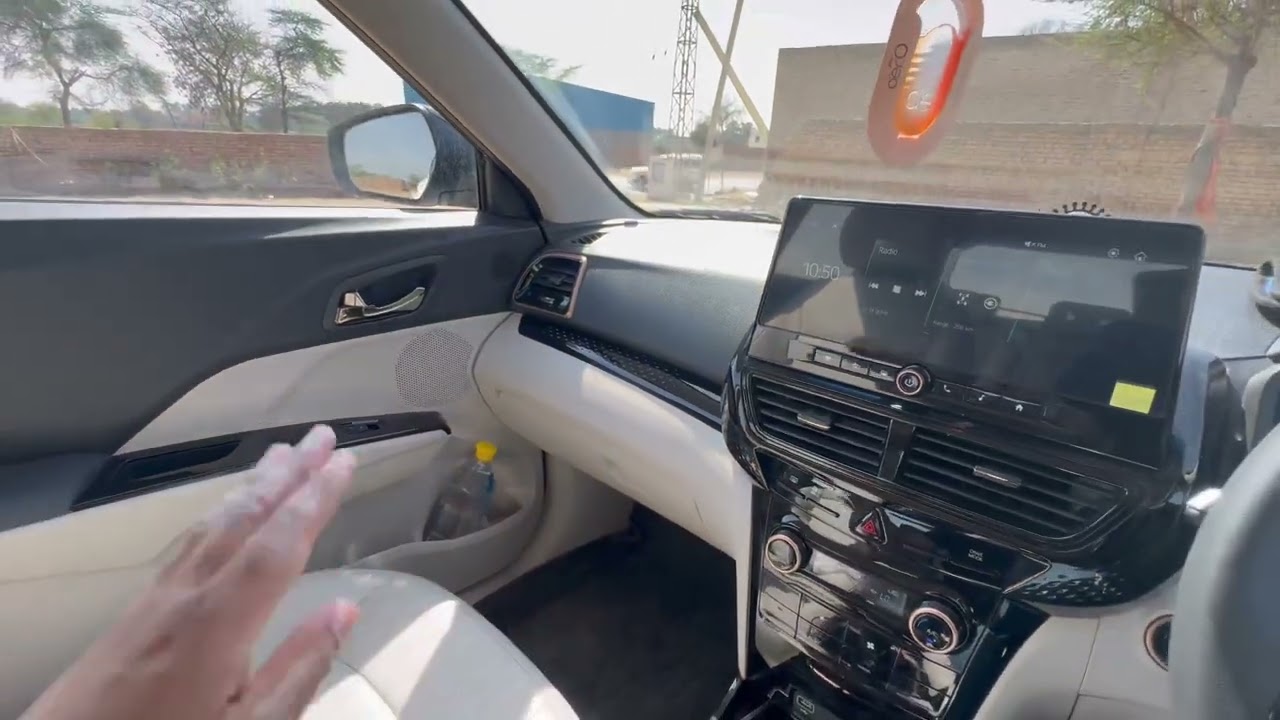Finally ग्राहकों की सुन ली Mahindra ने - सस्ते में अच्छे फीचर्स दे दिए | Mahindra XUV400 EV Review