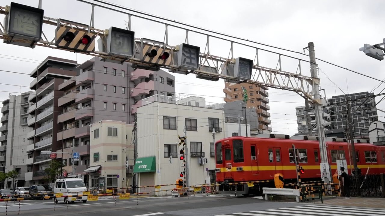 東武亀戸線・8000系×2本・レトロな踏切をゆく2　DSC 7573