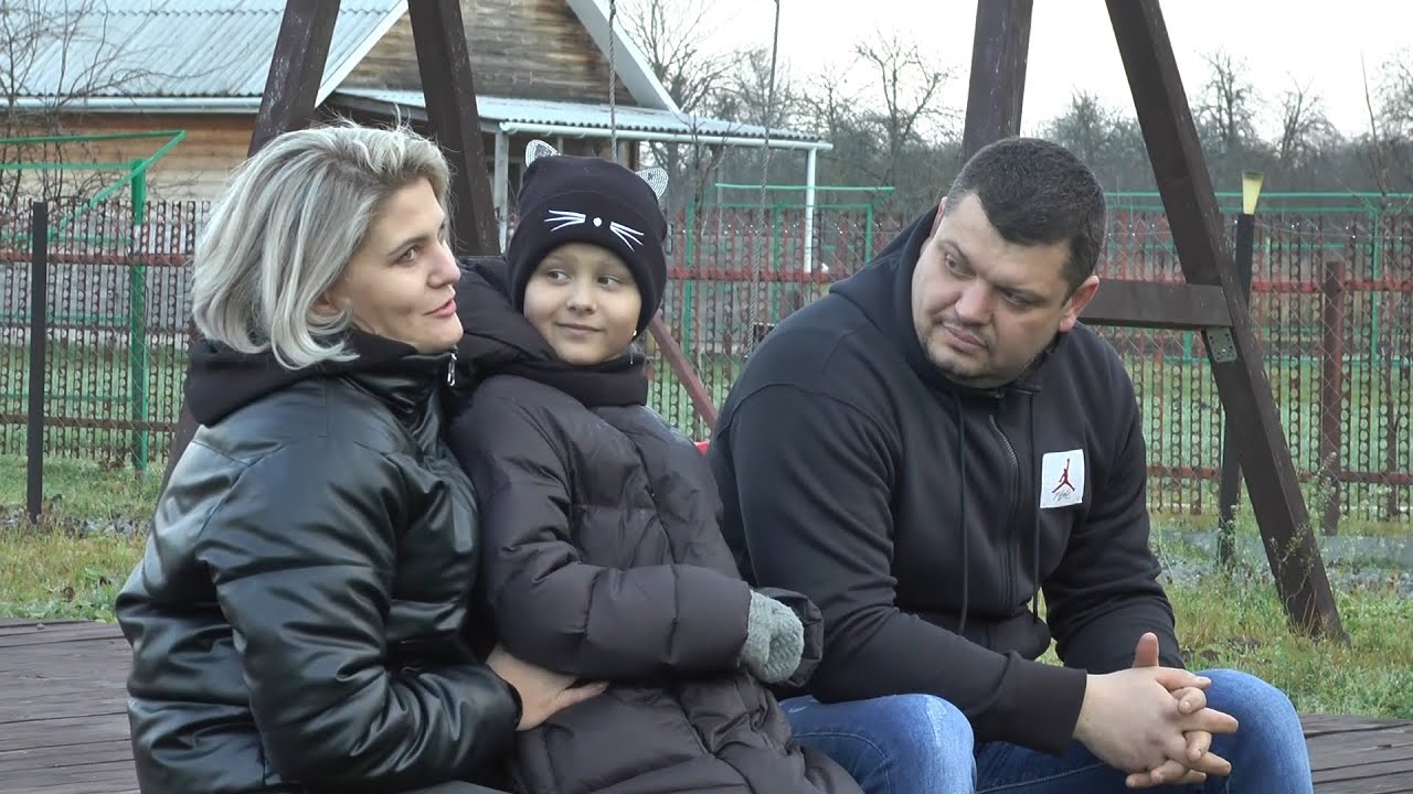Восьмилетняя Алена Стацевич продолжает борьбу со страшным недугом