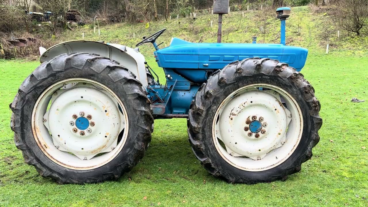 FORD COUNTY 654 SUPER-4 TRACTOR