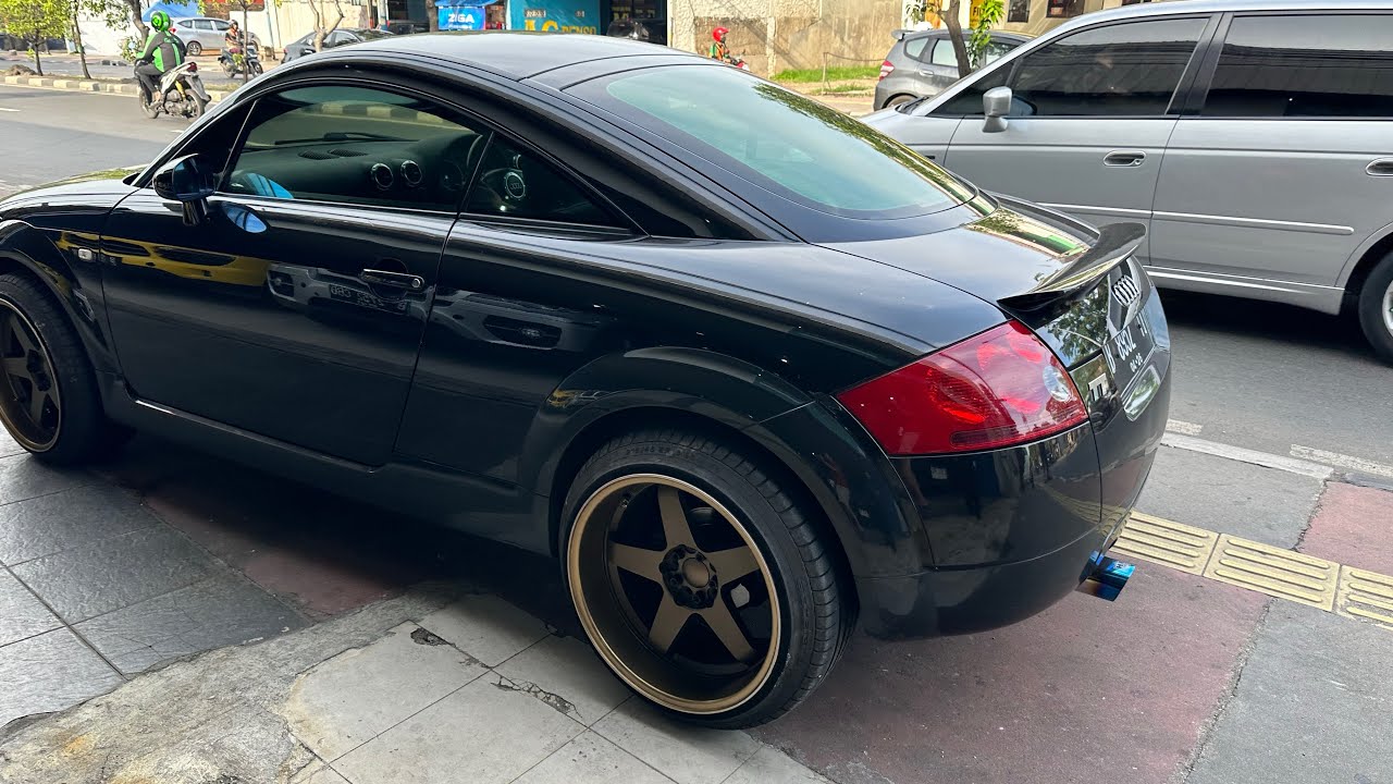 Stock Mobil Coupe di Arjuna Motor Jatiwaringin