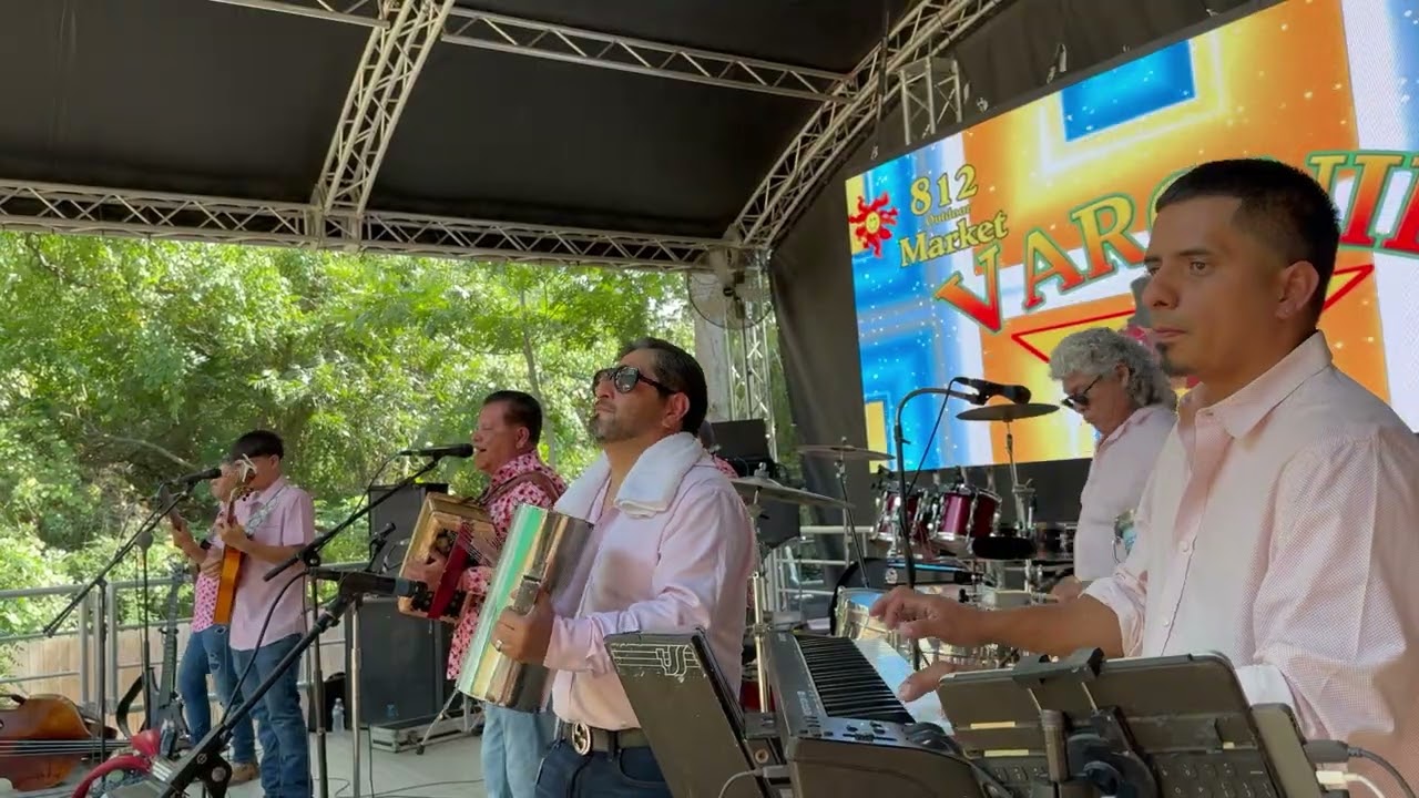 Grupo Varonil en la pulga del 812 en Austin Tx 2025 