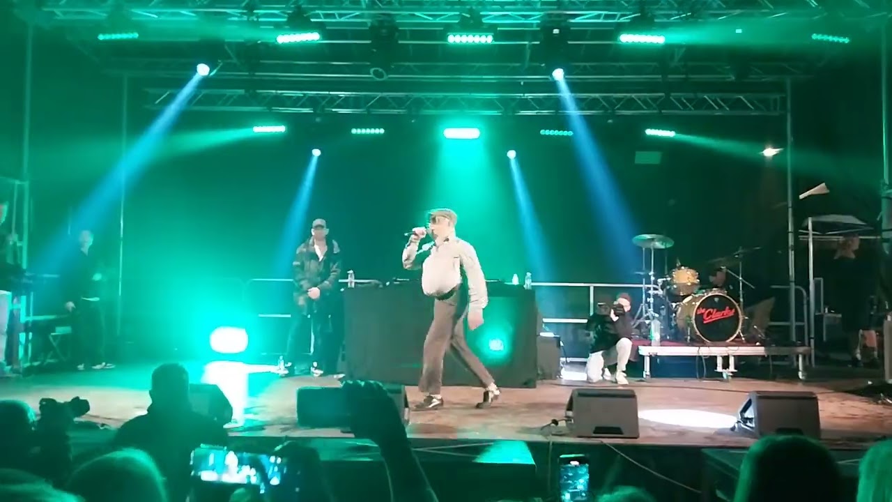 Officiële : Boer Harm Live Optreden 05-05-2024