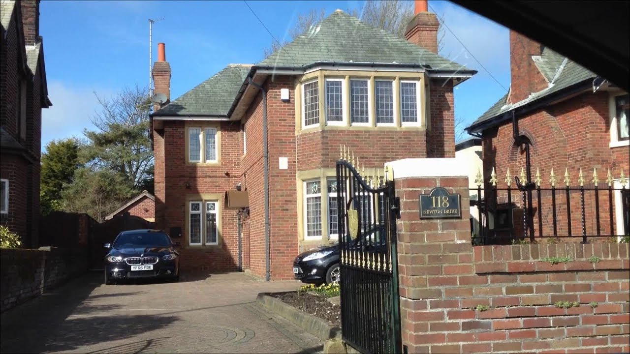 Former homes of the stars: Frank Carson