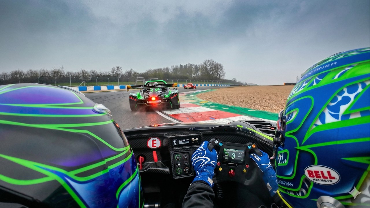 Пугая пассажиров на трассе Донингтон-Парк - Radical SR3 Onboard