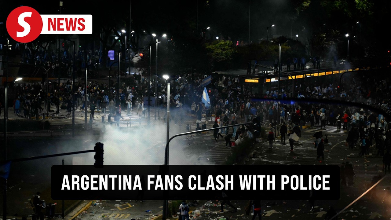 Argentina fans throw stones at police in Buenos Aires after World Cup final loss
