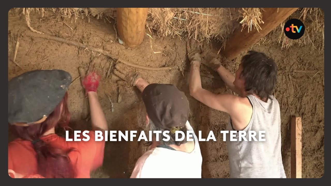 Ils ont décidé de le faire avec de la terre et de la paille