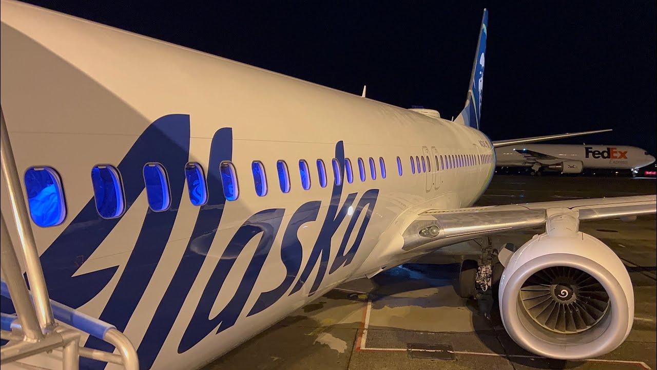 ABSOLUTELY OUTSTANDING!! FIRST CLASS BULKHEAD TRIP REPORT Seattle to Anchorage Alaska 737-900er