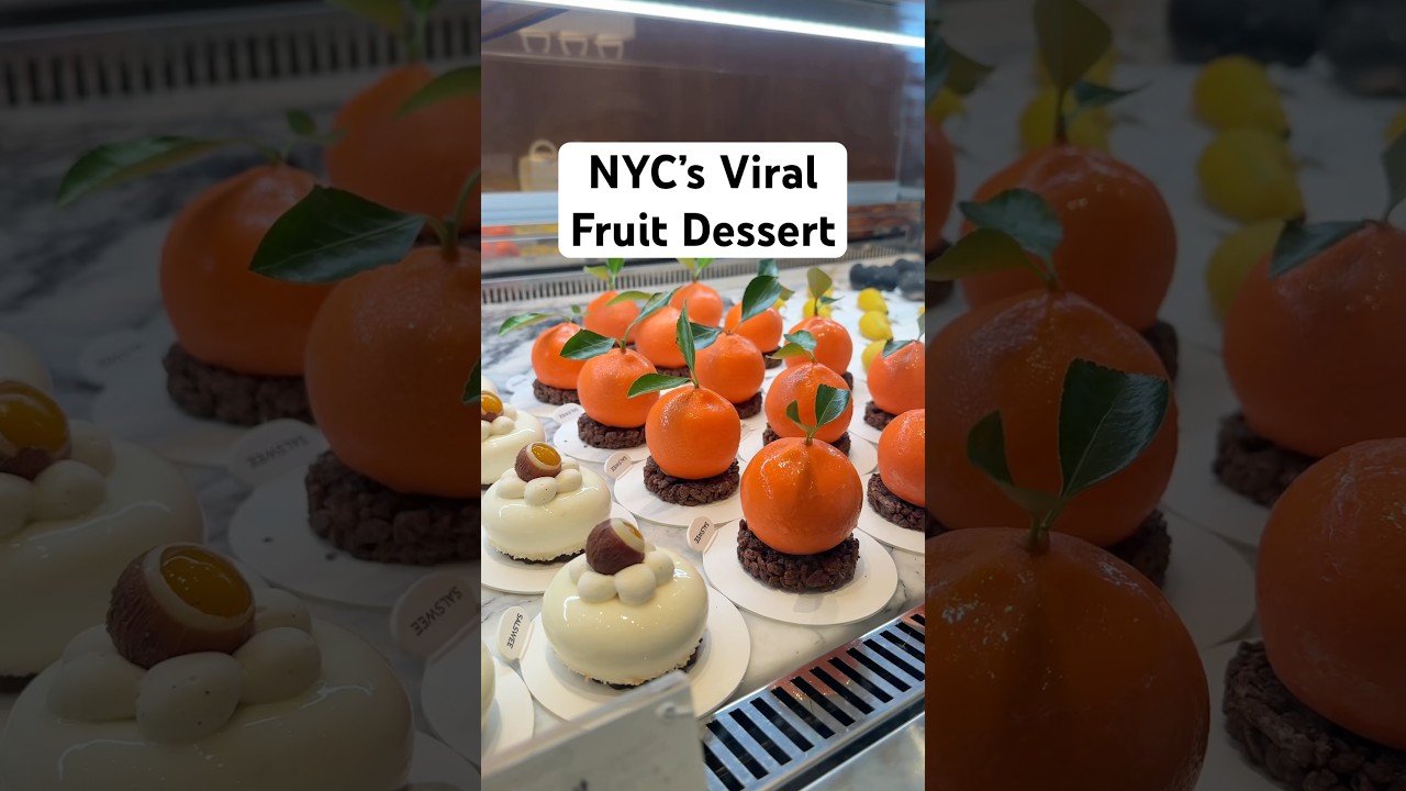 Trying New York&rsquo;s viral fruit dessert 📍 Salswee #dessert #newyork #asmr #foodie
