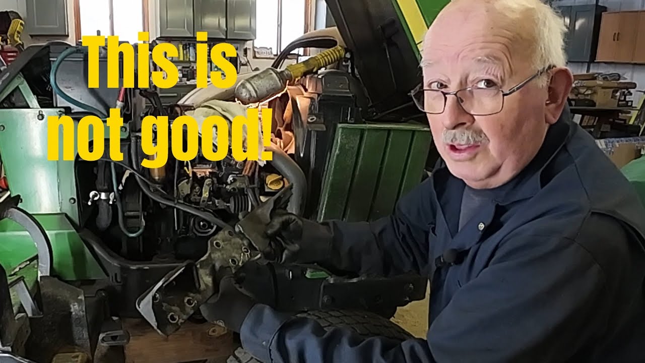 JD 755. Сломаны опоры двигателя, а не просто отрегулированы клапаны.