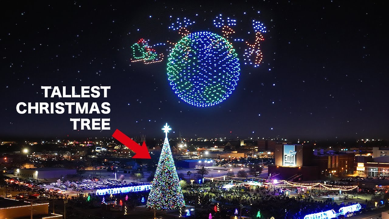 1,000 Drone Christmas Show Above America's Tallest Christmas Tree!