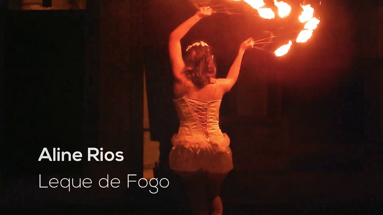 Dança com Leque de Fogo