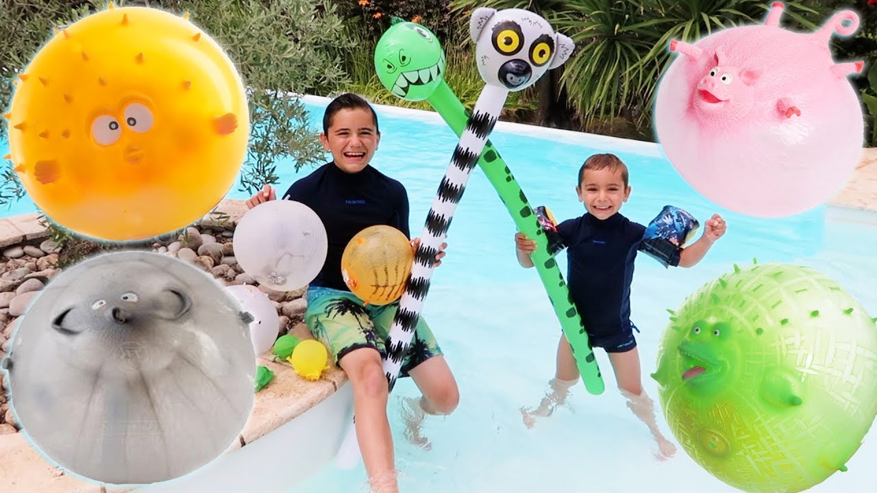 ON GONFLE DES ANTI-STRESS BALLONS ANIMAUX DANS LA PISCINE ! 🦁