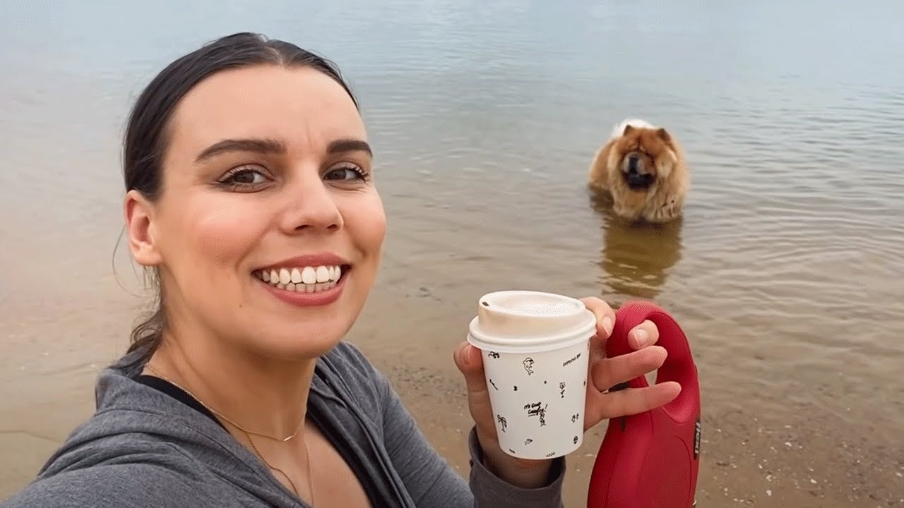 My dog knows when I need coffee ☕ (plus workout, healthy cooking)