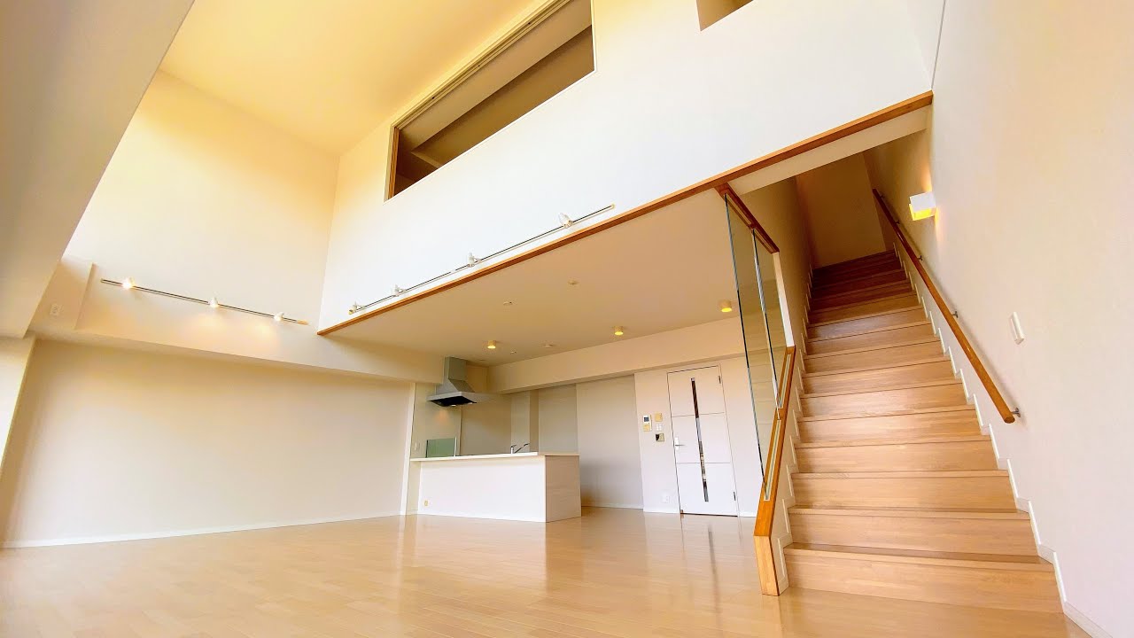 吹抜けがあるLDK32帖のメゾネット4LDK賃貸マンション【バルコニーからの景色最高】