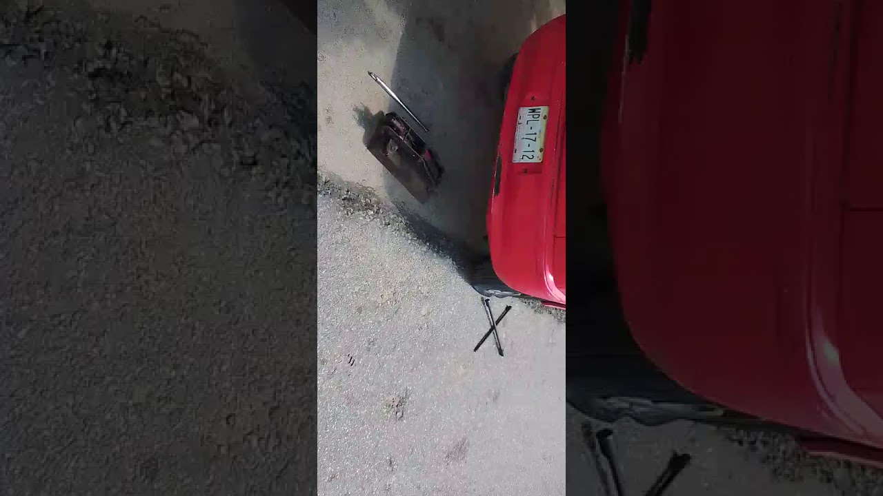 cobrador gota gota sufriendo con carro varado