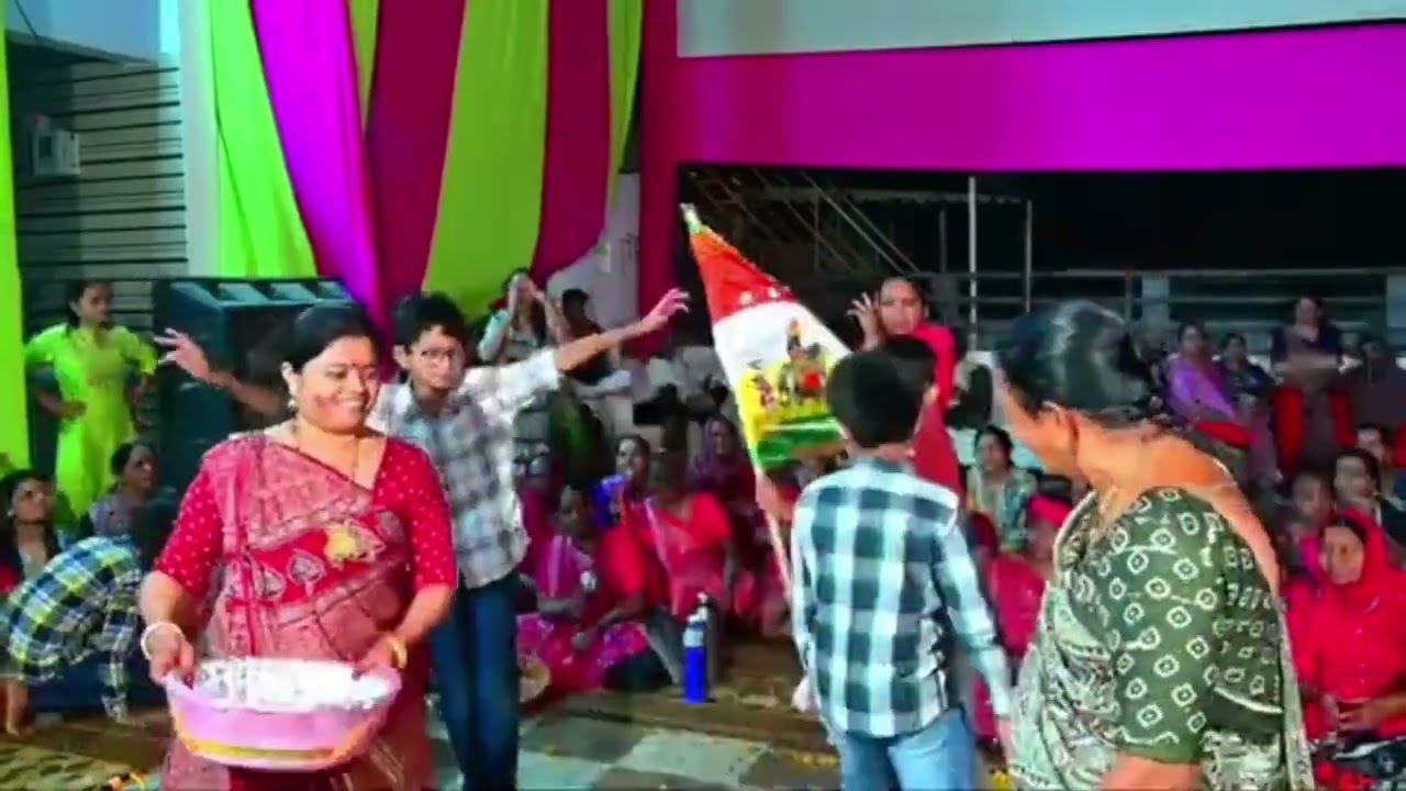 કુમકુમ પગલી પાડી઼... રામદેવપીર નું ભજન..! કૃષ્ણ મહિલા મંડળ વિડિયો સેર કરજો 🙏!