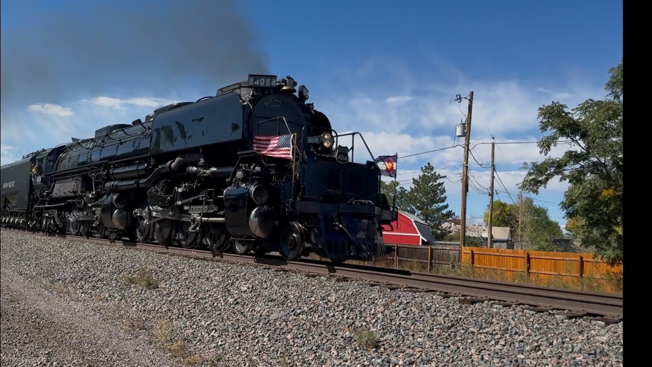 Union Pacific Big Boy #4014 with Smoke Deflectors! 