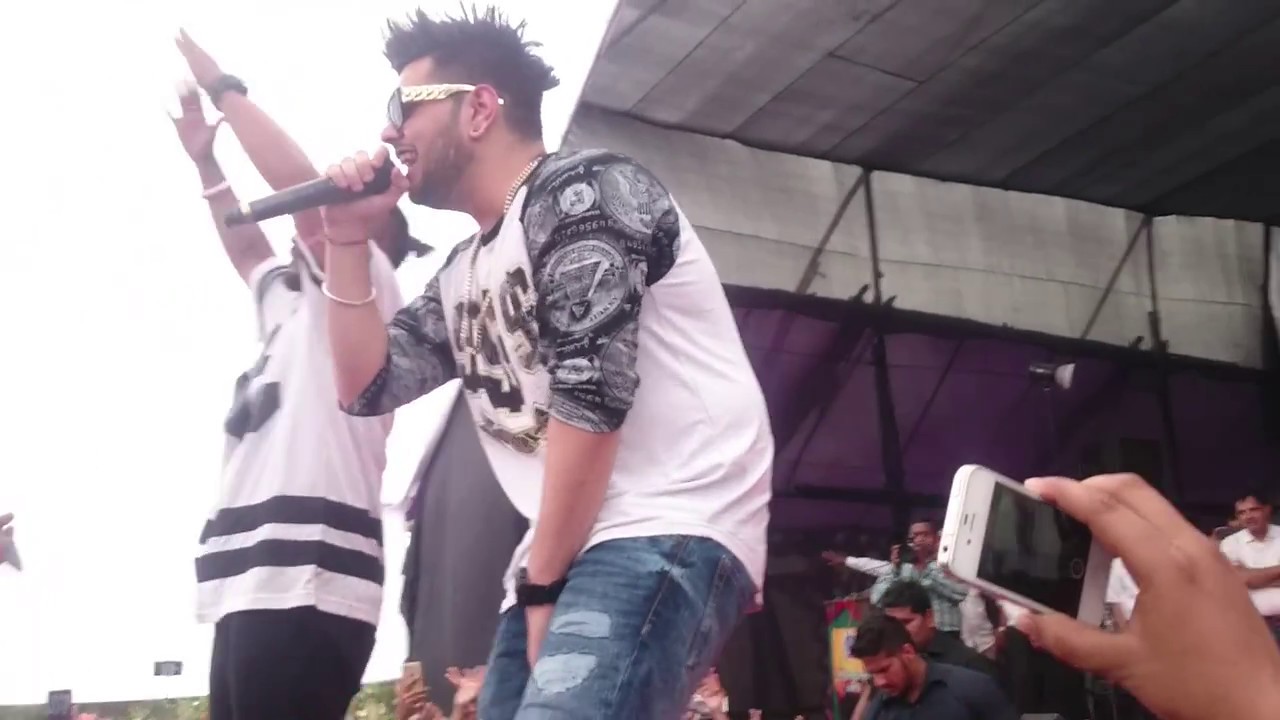 Sukhe all black at ditm college 2K16